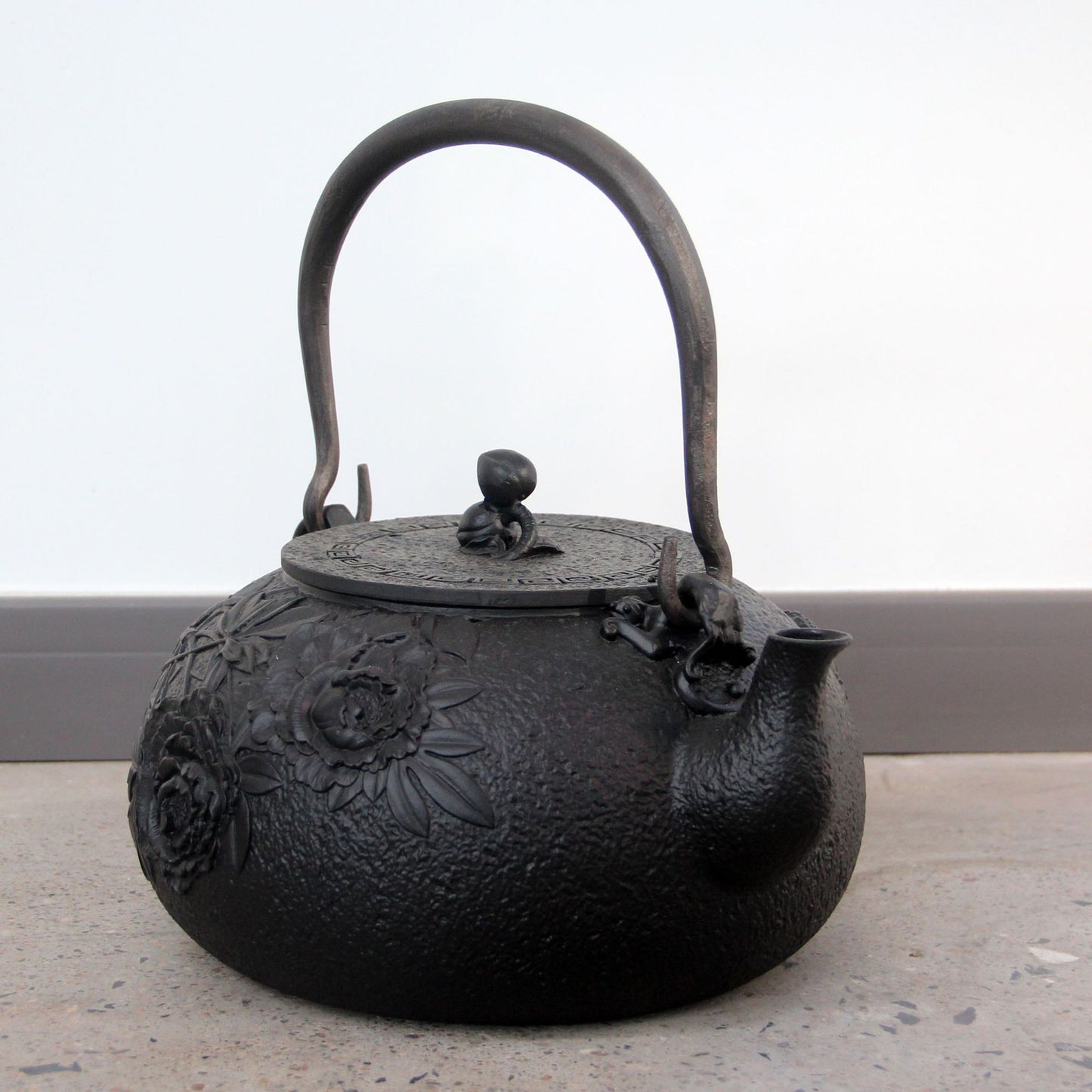 Large Capacity Uncoated Cast Iron Kettle Teapot Home Ornaments Crafts